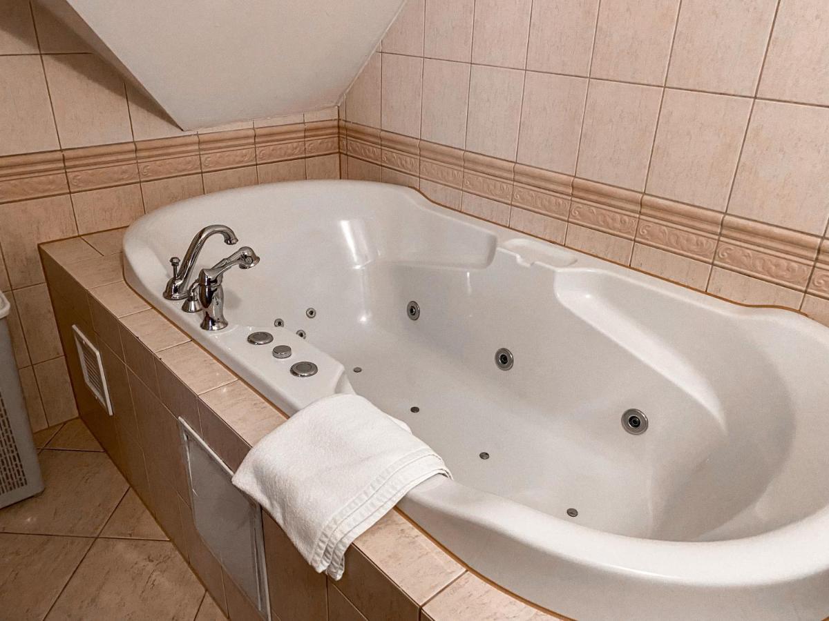 Penzion Teniscentrum Tatranska Lomnica Luaran gambar