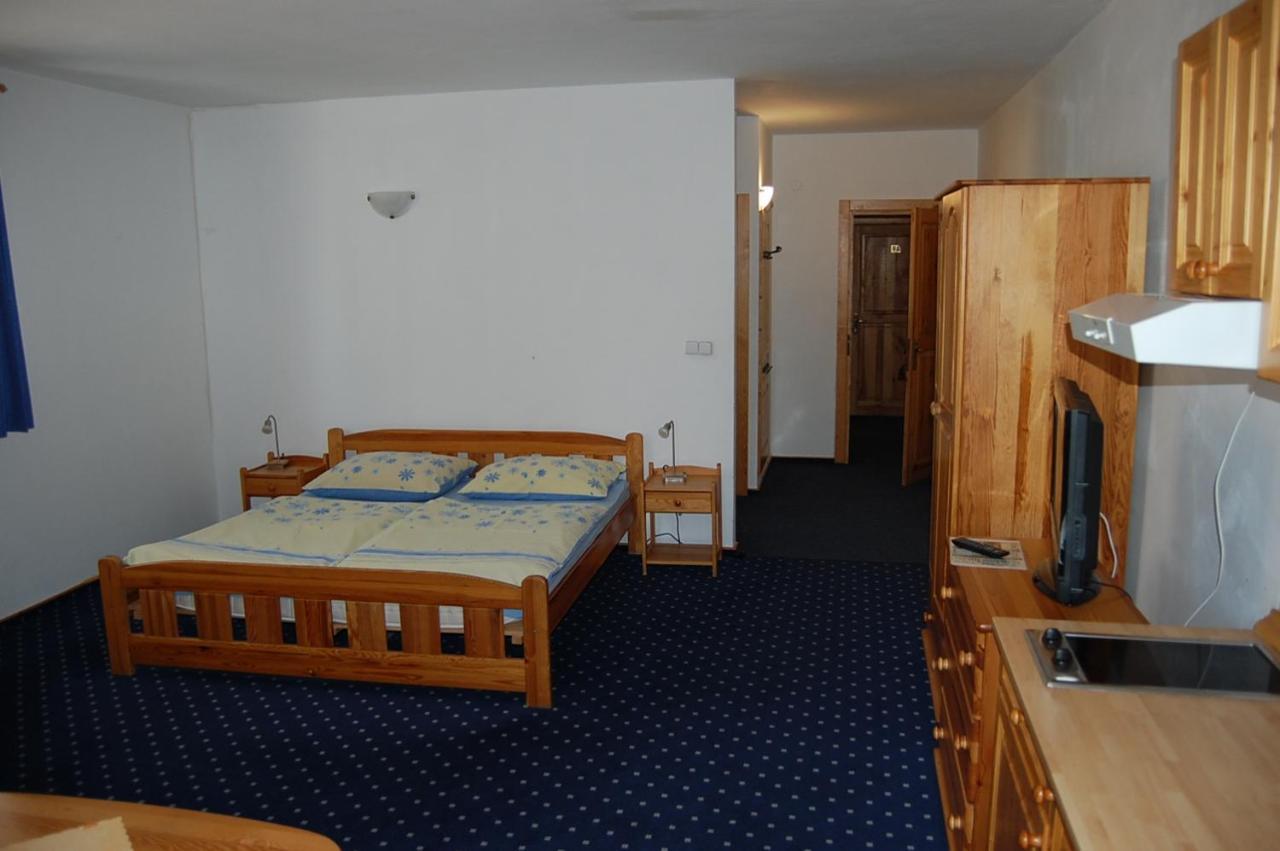 Penzion Teniscentrum Tatranska Lomnica Luaran gambar